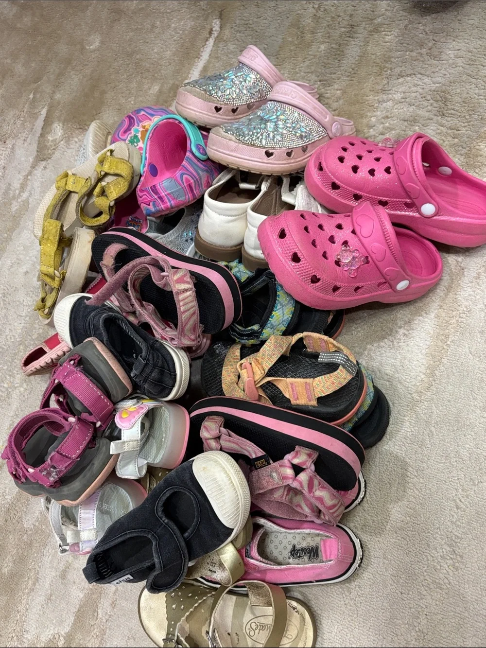 Entire lot of girls summer shoes!! Size 10-11!!